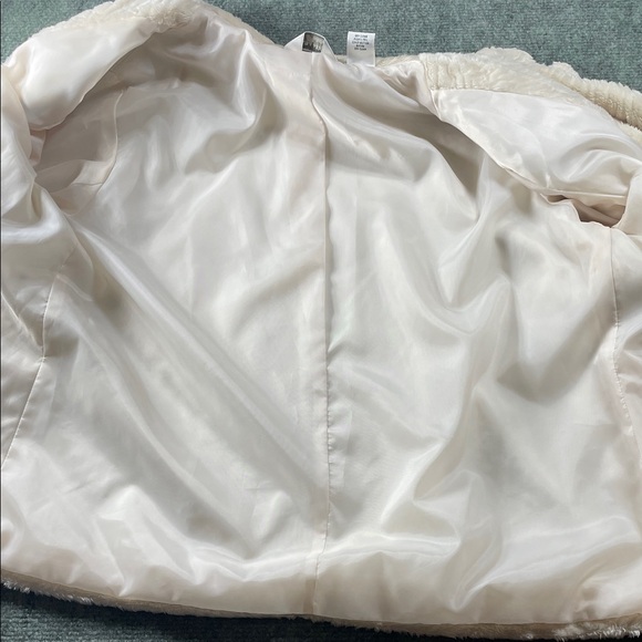 Laura Ashley Cream Faux-Fur Teddy Jacket with Decorative Brooch - Picture 10 of 11